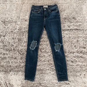 NWOT Free People Dark Wash BustedKnee Skinny Jeans